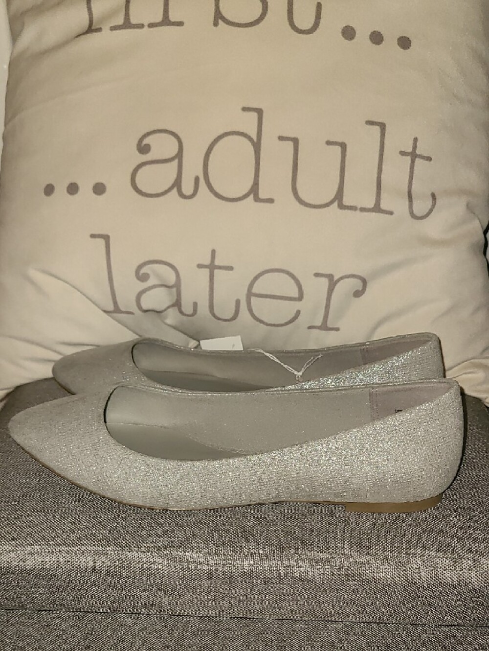 Christian Siriano Shimmery Light Silver Pointed Ballet Flats - Picture 4 of 5